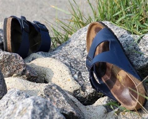 Sandali Birkenstock puzzolenti: cosa fare .